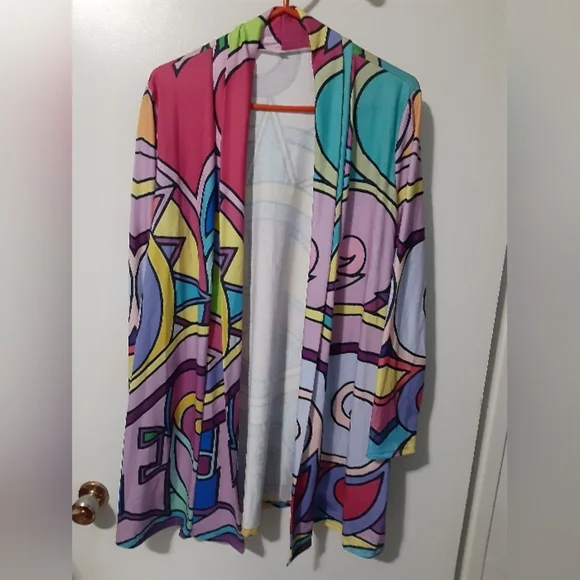 💕 3/$15 Colorful Peace Sign Graphic Cardigan - Picture 2 of 4